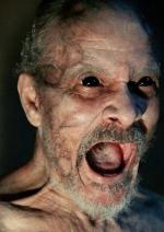 Воно приходить уночі